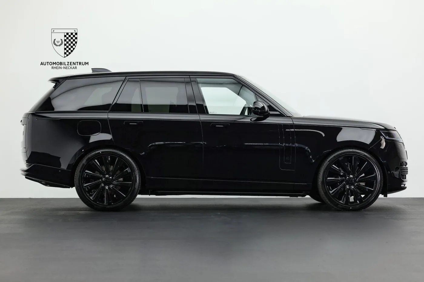 2026 Land Rover Range Rover SV angeboten von einem Supersportwagenhändler in Viernheim, Deutschland, Foto 8 von 25