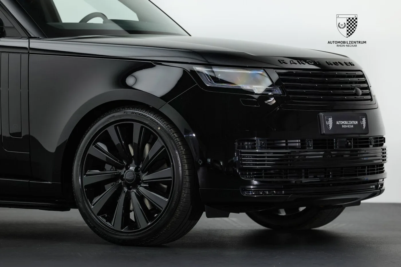 2026 Land Rover Range Rover SV angeboten von einem Supersportwagenhändler in Viernheim, Deutschland, Foto 9 von 25
