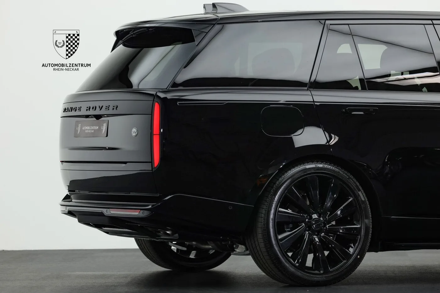 2026 Land Rover Range Rover SV angeboten von einem Supersportwagenhändler in Viernheim, Deutschland, Foto 13 von 25