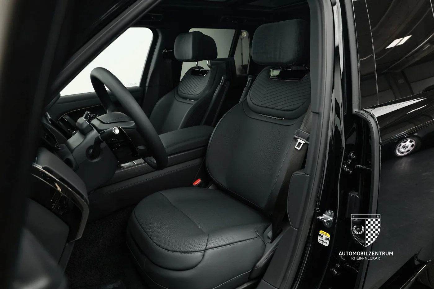 2026 Land Rover Range Rover SV angeboten von einem Supersportwagenhändler in Viernheim, Deutschland, Foto 14 von 25