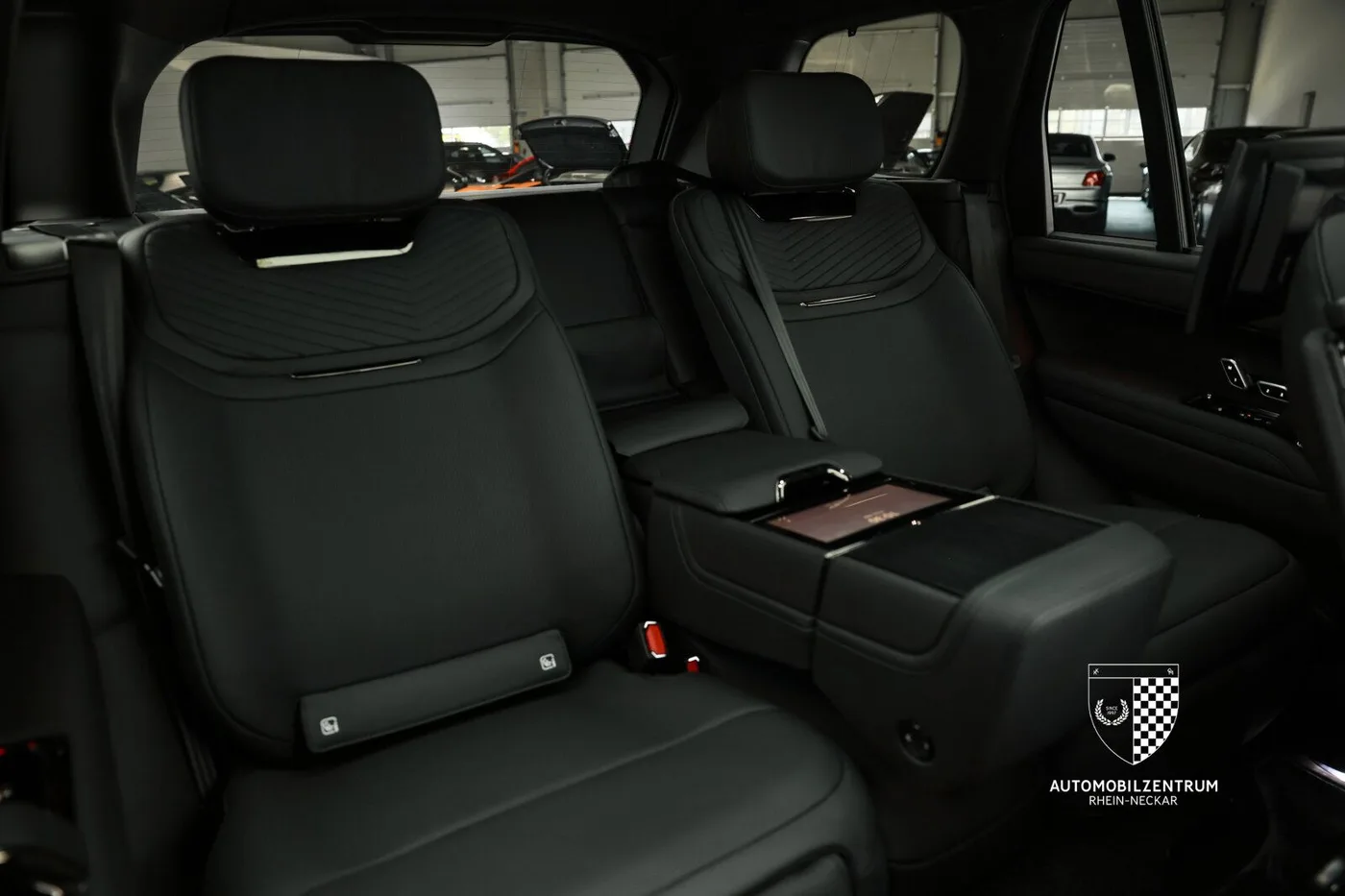 2026 Land Rover Range Rover SV angeboten von einem Supersportwagenhändler in Viernheim, Deutschland, Foto 16 von 25