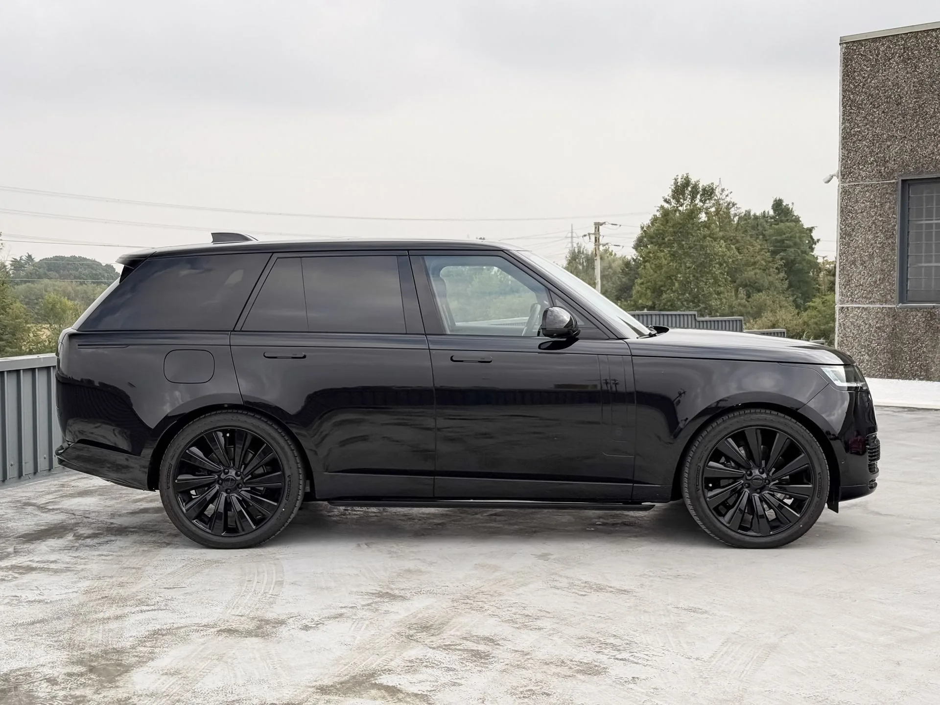 2026 Land Rover Range Rover SV, 5/23