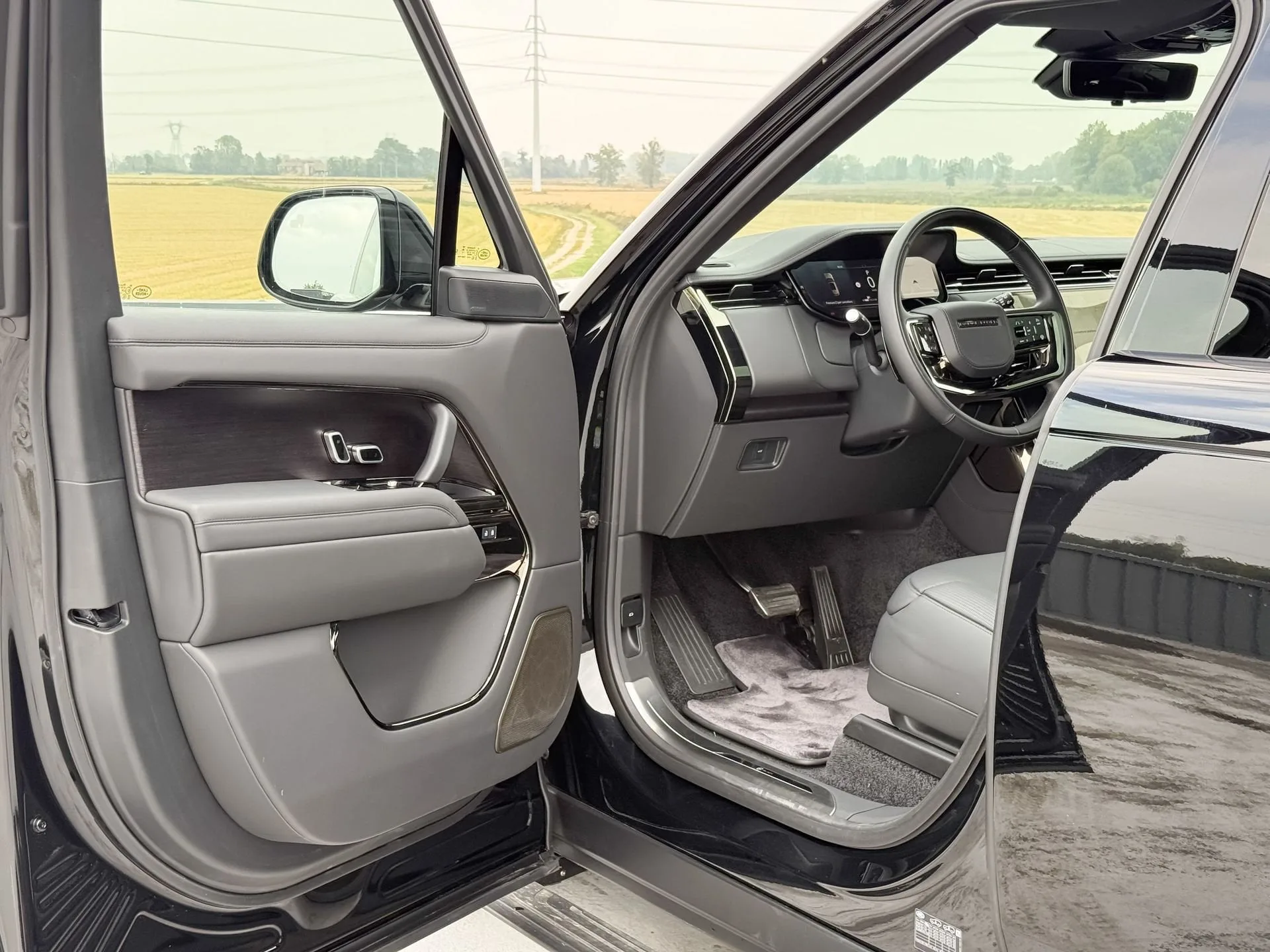 2026 Land Rover Range Rover SV, 10/23
