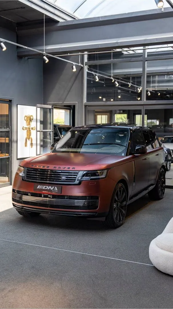 2026 Land Rover Range Rover SV P550e, 20/30