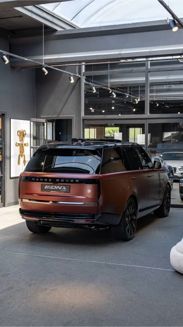 2026 Land Rover Range Rover SV P550e, 23/30