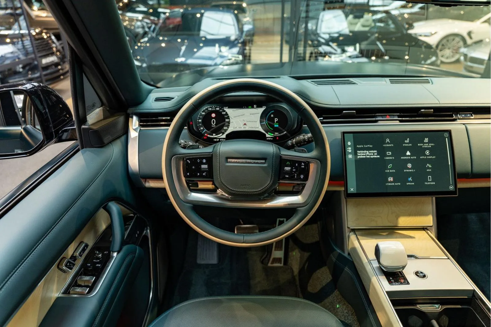 2026 Land Rover Range Rover SV P550e Serenity, 7/30