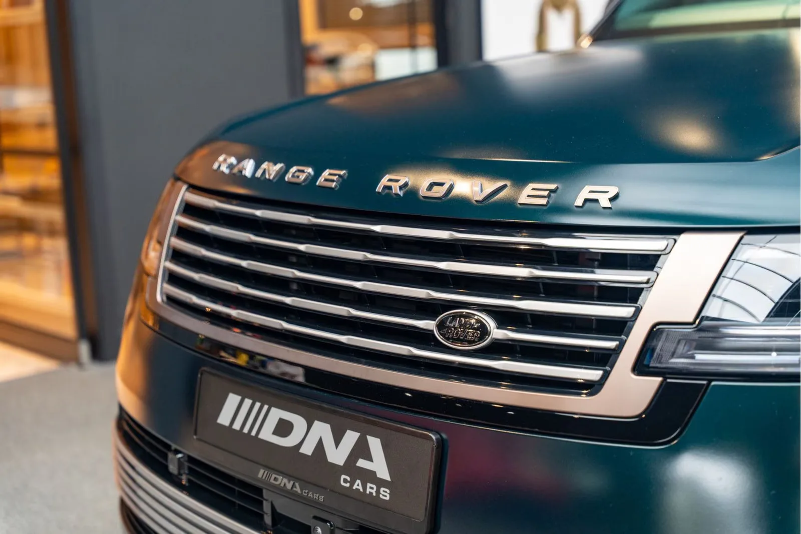 2026 Land Rover Range Rover SV P550e Serenity, 15/30