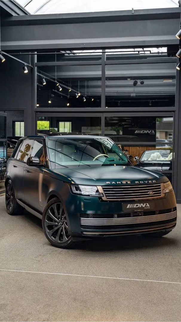 2026 Land Rover Range Rover SV P550e Serenity, 19/30
