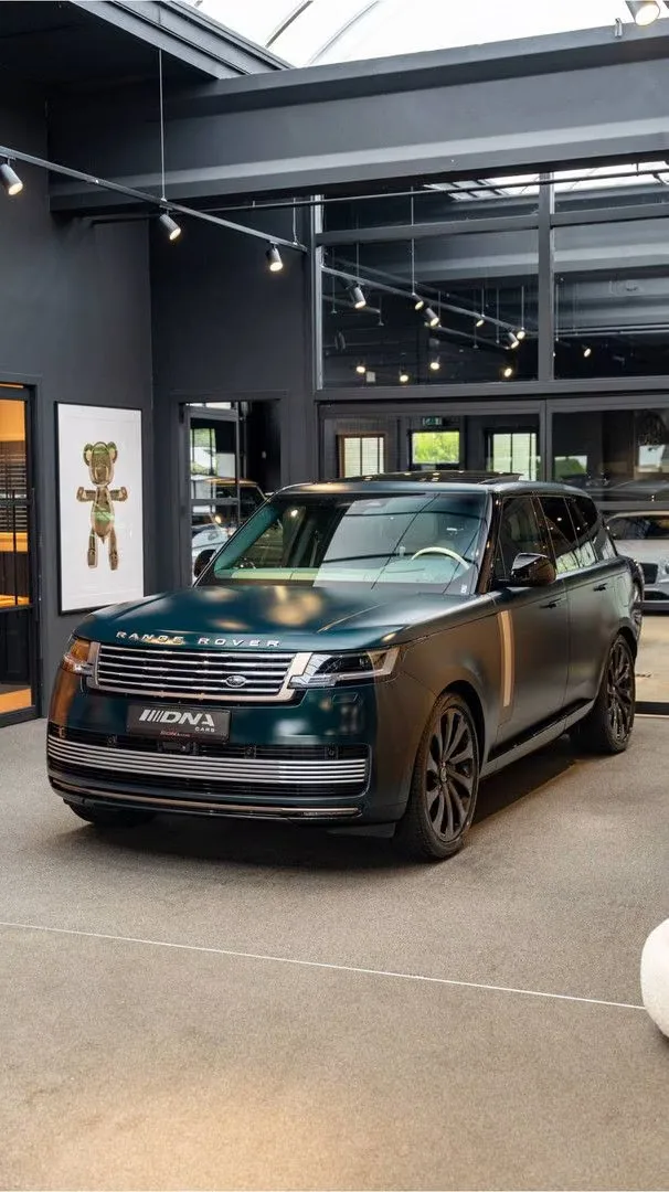 2026 Land Rover Range Rover SV P550e Serenity, 20/30