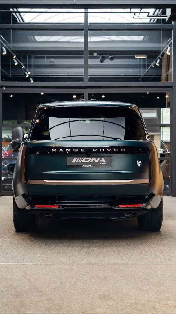 2026 Land Rover Range Rover SV P550e Serenity, 23/30