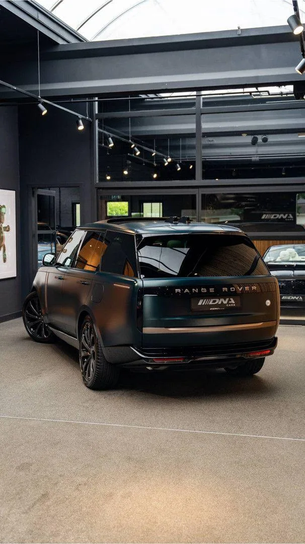 2026 Land Rover Range Rover SV P550e Serenity, 25/30