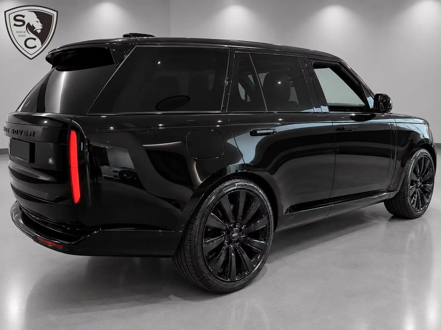 2026 Land Rover Range Rover SV P615 SWB Black Edition, 2/9