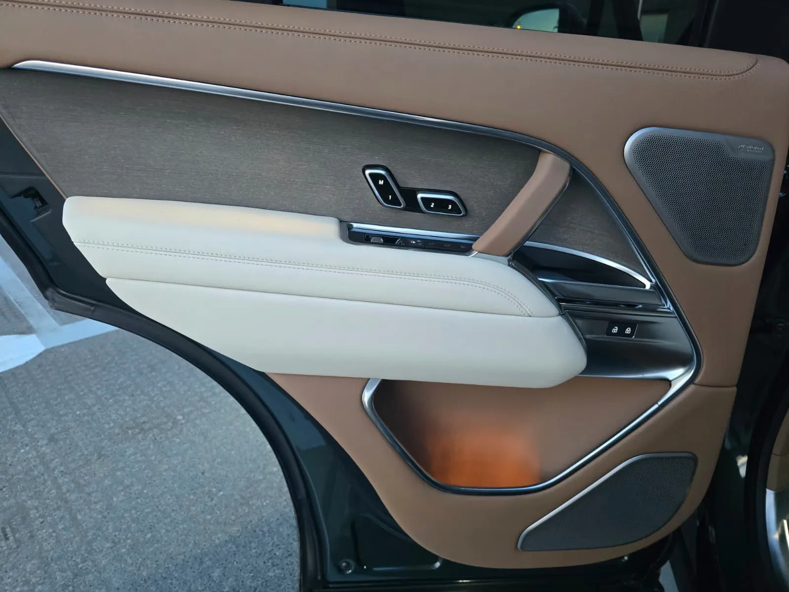 2026 Land Rover Range Rover SV P615, 23/26