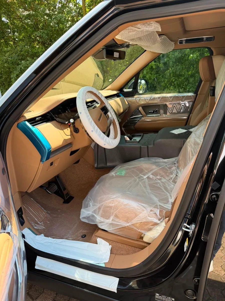2026 Land Rover Range Rover SV P615 LWB Signature Suite, 6/8