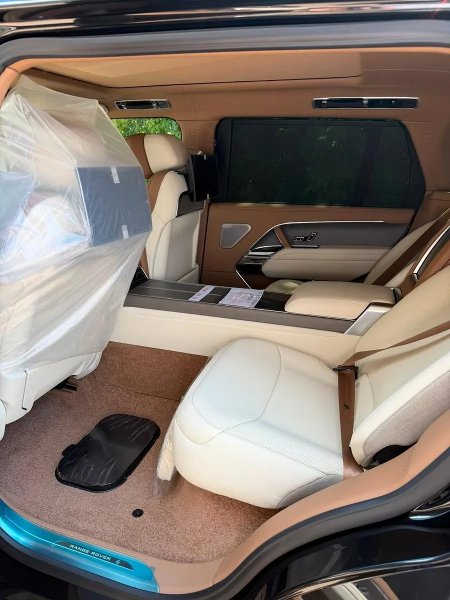 2026 Land Rover Range Rover SV P615 LWB Signature Suite, 8/8