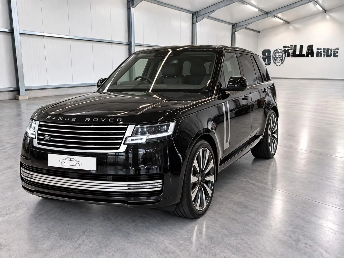 2026 Land Rover Range Rover SV P615 LWB Signature Suite offered by a specialist dealer in Bielefeld, Germany, main photo