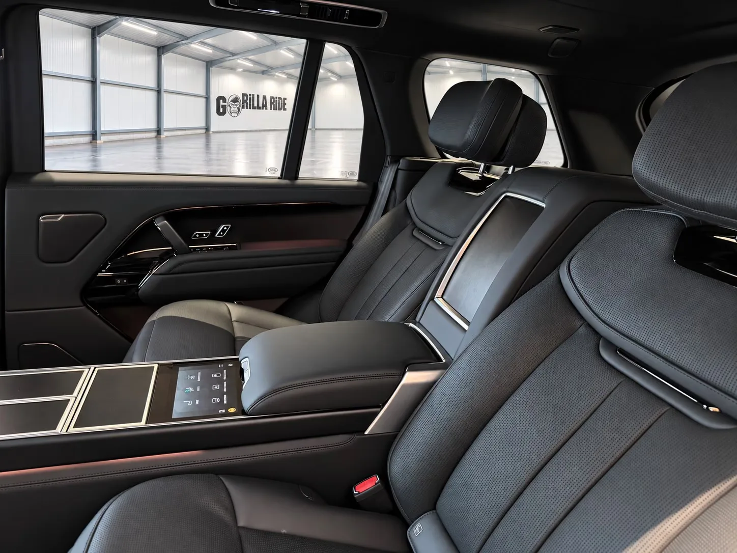 2026 Land Rover Range Rover SV P615 LWB Signature Suite, 6/8