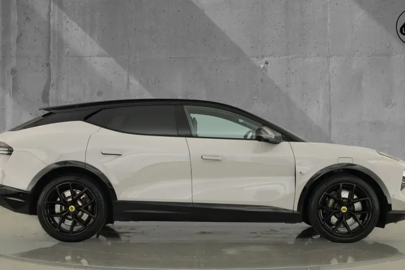 2026 Lotus Eletre 600, 2/30