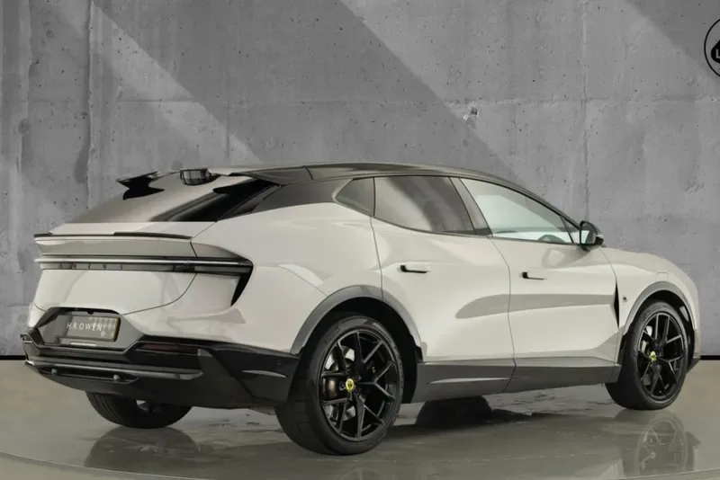 2026 Lotus Eletre 600, 3/30