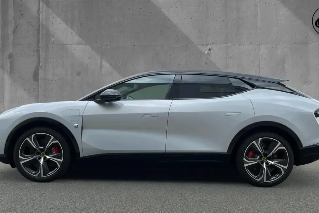 2026 Lotus Eletre, 2/30