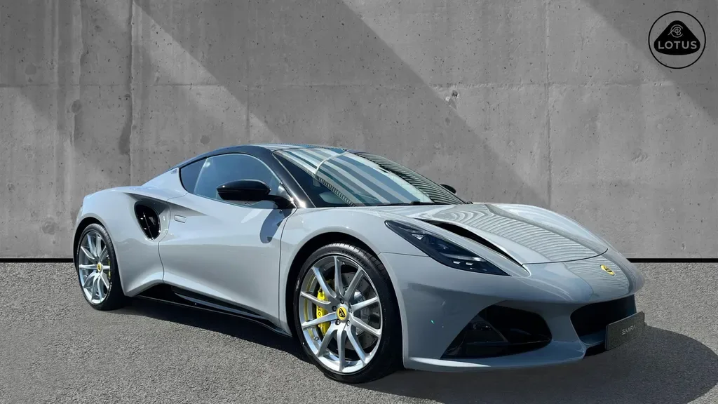 2026 Lotus Emira angeboten von einer Vertragshändlergruppe in Cardiff, Vereinigtes Königreich, Hauptfoto