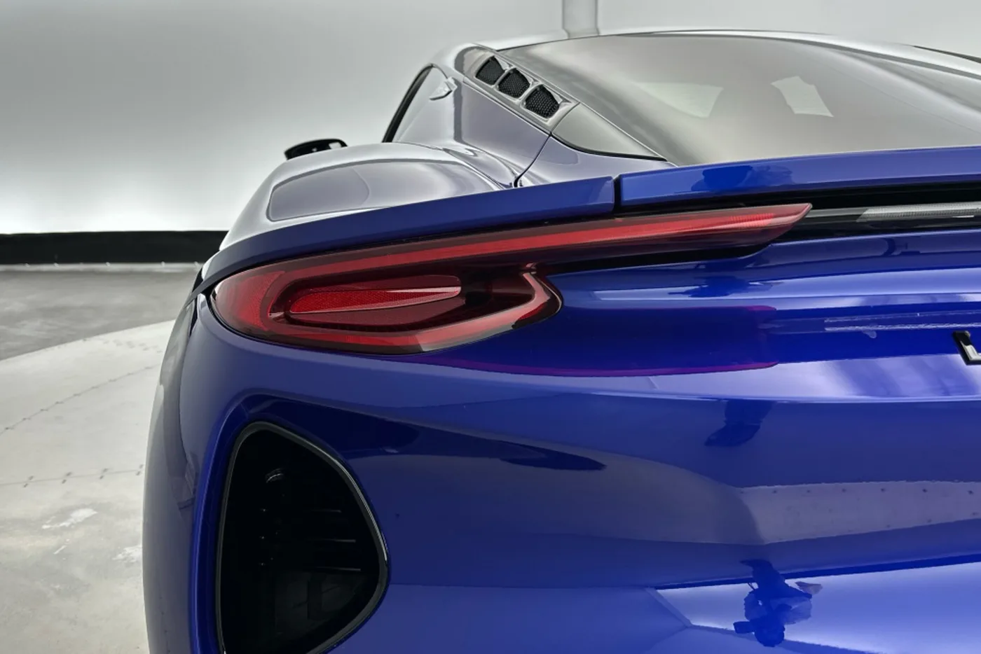 2026 Lotus Emira Turbo SE angeboten von einer Vertragshändlergruppe in Hatfield, Vereinigtes Königreich, Foto 15 von 25
