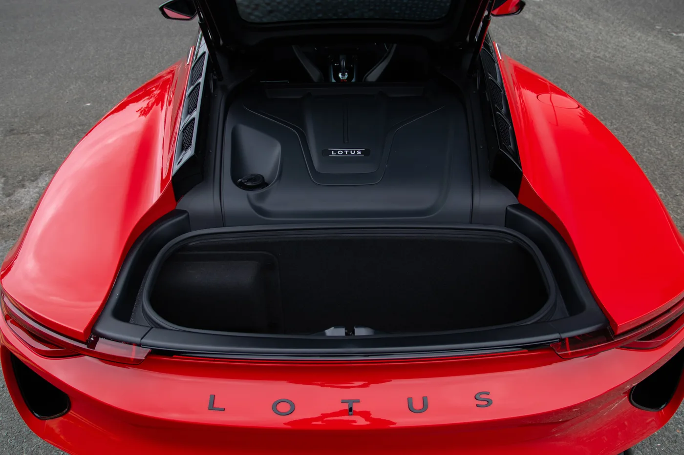 2026 Lotus Emira Turbo SE angeboten von einer Vertragshändlergruppe in Manchester, Vereinigtes Königreich, Foto 14 von 25
