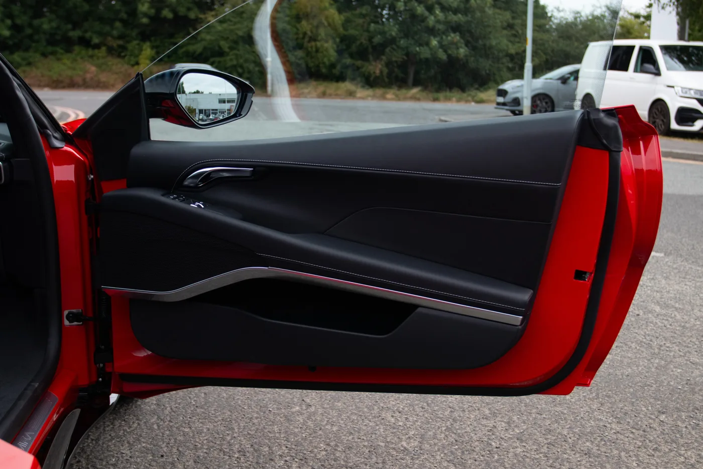 2026 Lotus Emira Turbo SE angeboten von einer Vertragshändlergruppe in Manchester, Vereinigtes Königreich, Foto 19 von 25