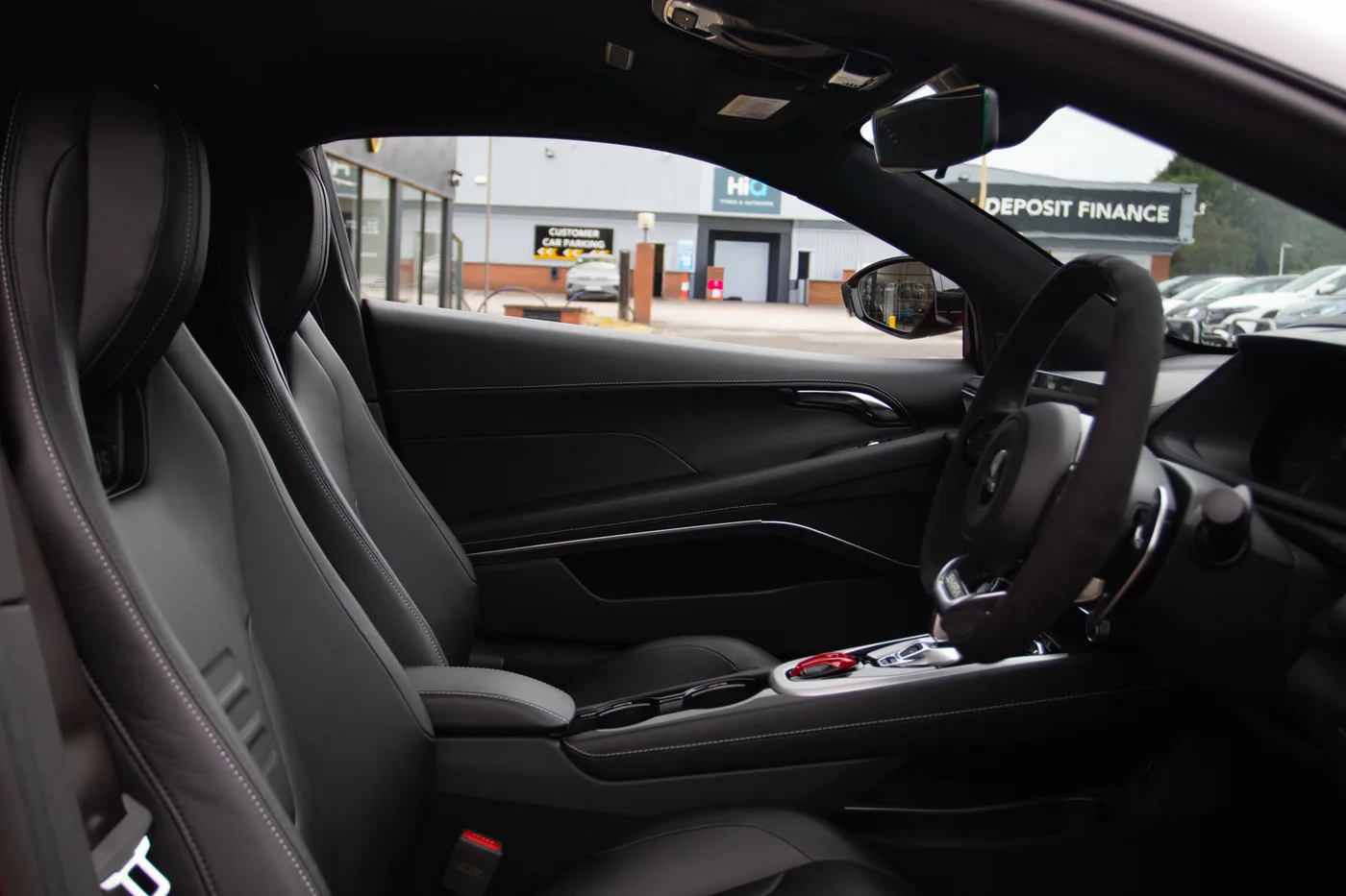 2026 Lotus Emira Turbo SE angeboten von einer Vertragshändlergruppe in Manchester, Vereinigtes Königreich, Foto 23 von 25