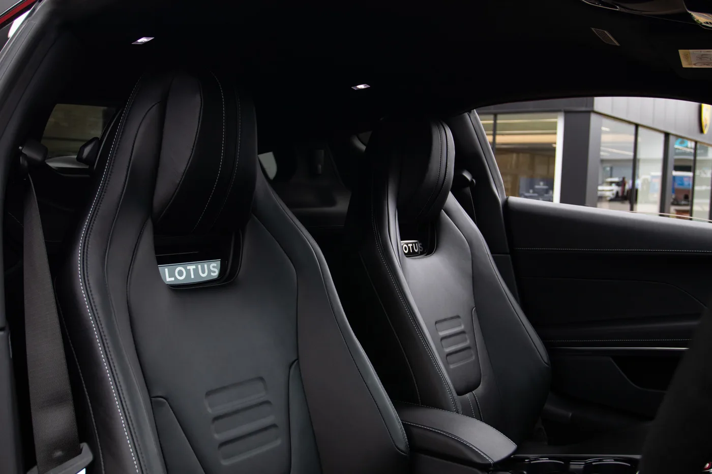 2026 Lotus Emira Turbo SE angeboten von einer Vertragshändlergruppe in Manchester, Vereinigtes Königreich, Foto 24 von 25