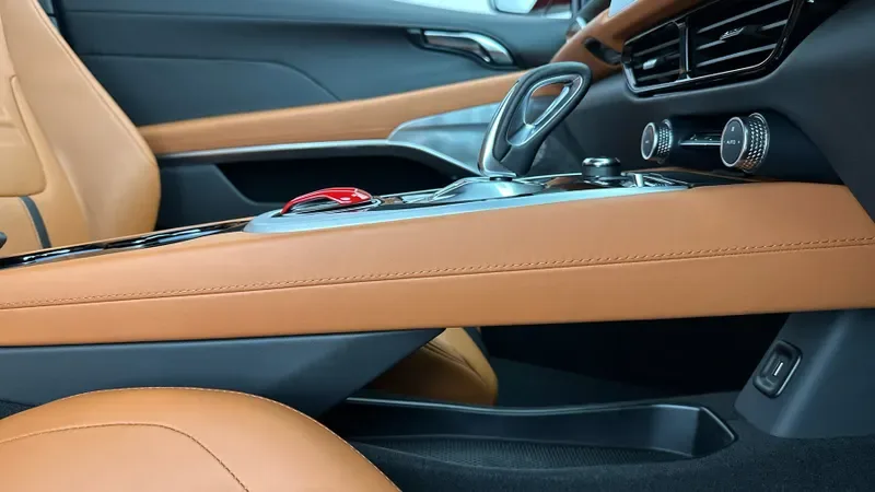 2026 Lotus Emira Turbo SE, 22/30