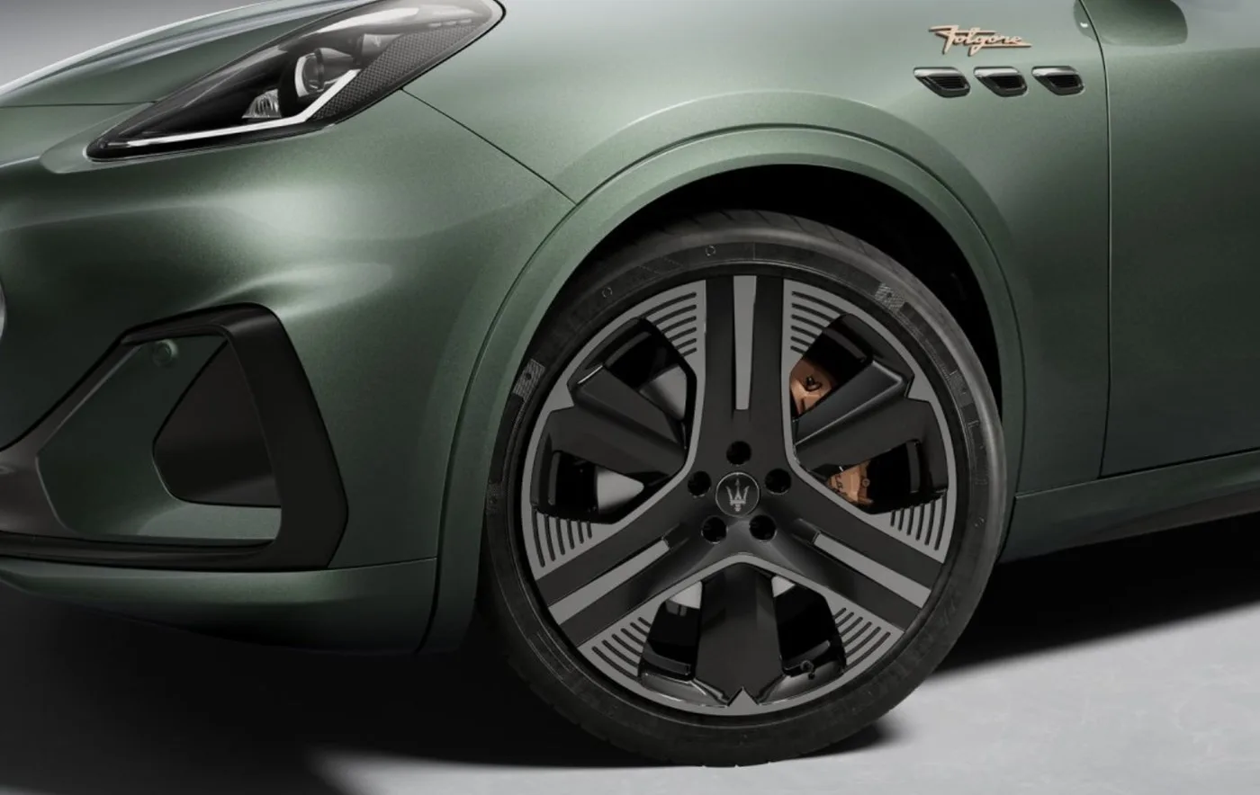 2026 Maserati Grecale Folgore offered by an official Ferrari and Maserati dealer in Arlöv, Sweden, photo 8 of 8
