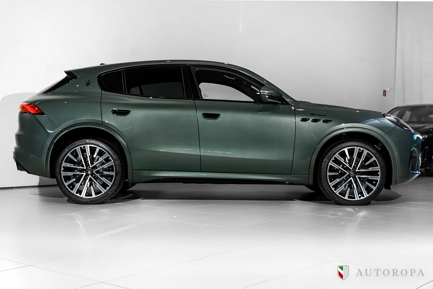 2026 Maserati Grecale Modena offered by an official Ferrari and Maserati dealer in Arlöv, Sweden, photo 3 of 10