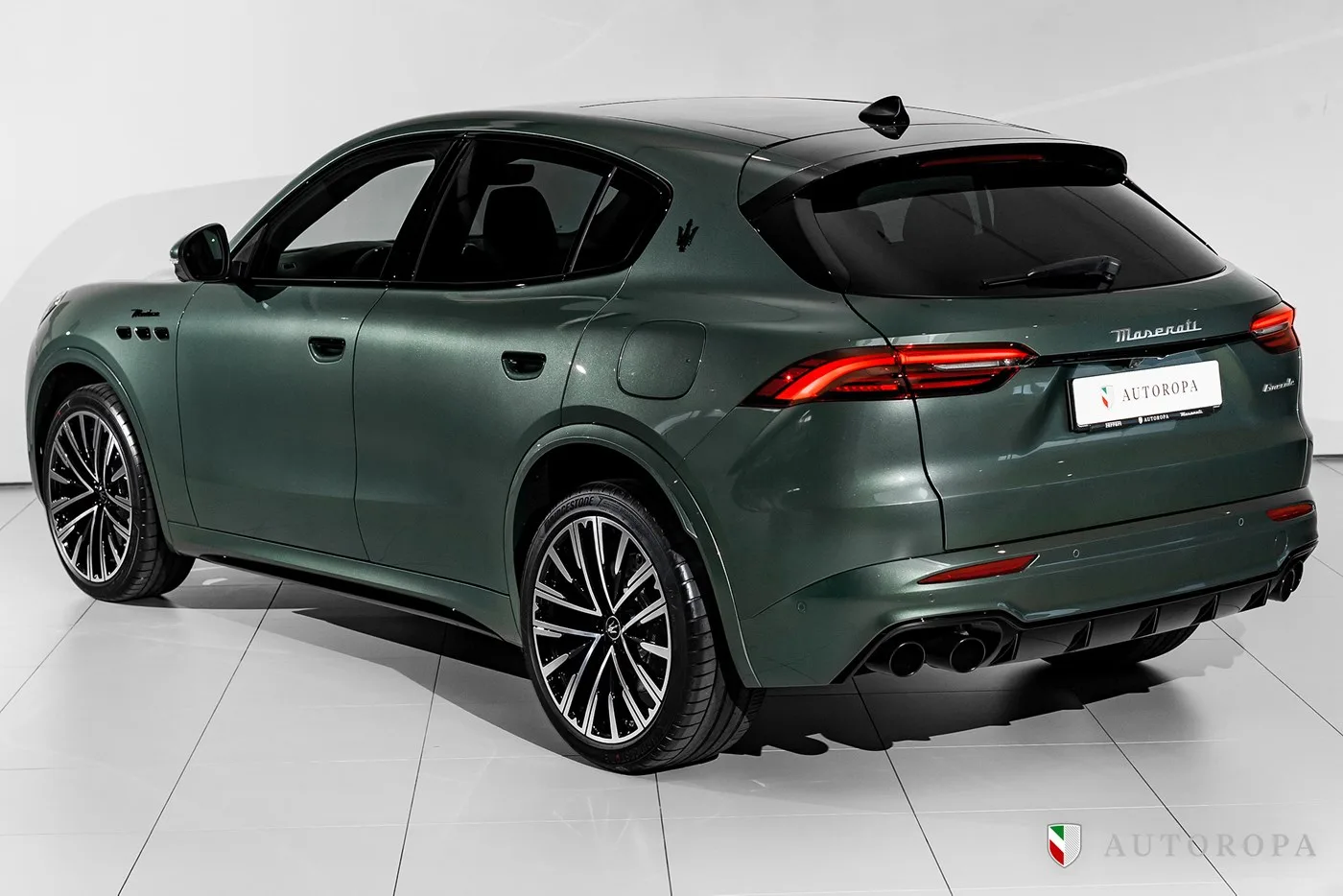2026 Maserati Grecale Modena offered by an official Ferrari and Maserati dealer in Arlöv, Sweden, photo 4 of 10