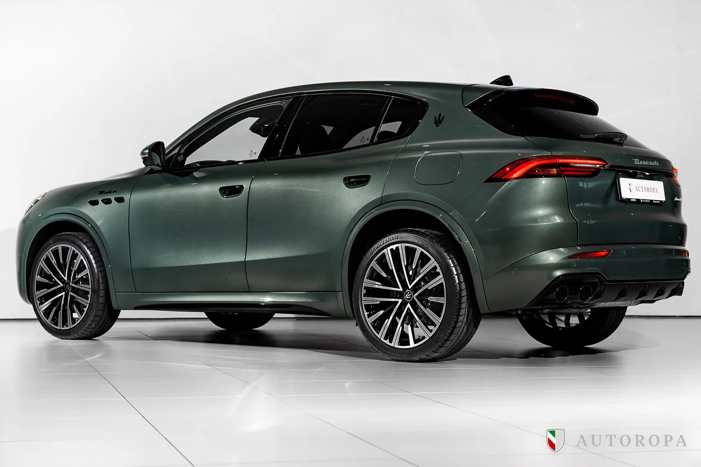 2026 Maserati Grecale Modena offered by an official Ferrari and Maserati dealer in Arlöv, Sweden, photo 5 of 10