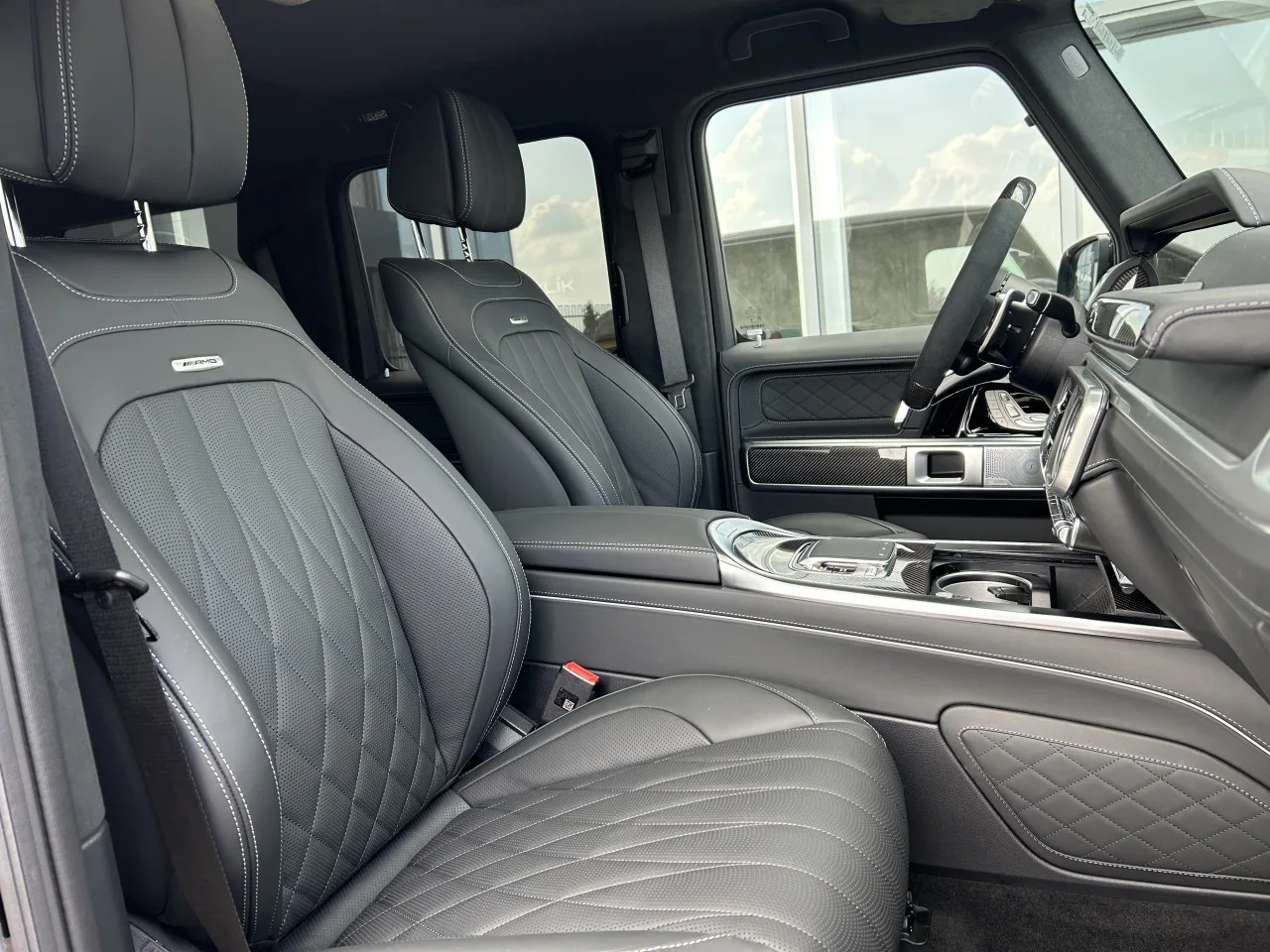 2026 Mercedes-AMG G 63 AMG Performance package angeboten von einem Fachhändler in Písek, Tschechien, Foto 15 von 33