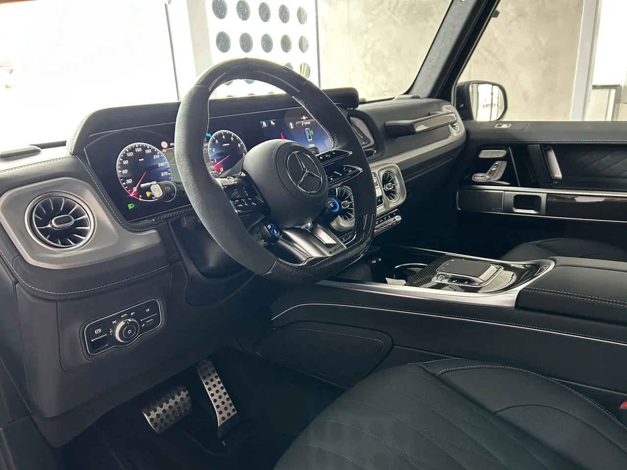 2026 Mercedes-AMG G 63 AMG Performance package angeboten von einem Fachhändler in Písek, Tschechien, Foto 19 von 33