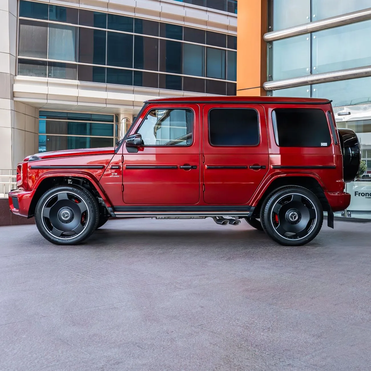 2026 Mercedes-AMG G 63 proposée par un concessionnaire spécialisé à Dubai, Émirats arabes unis, photo 2 sur 14