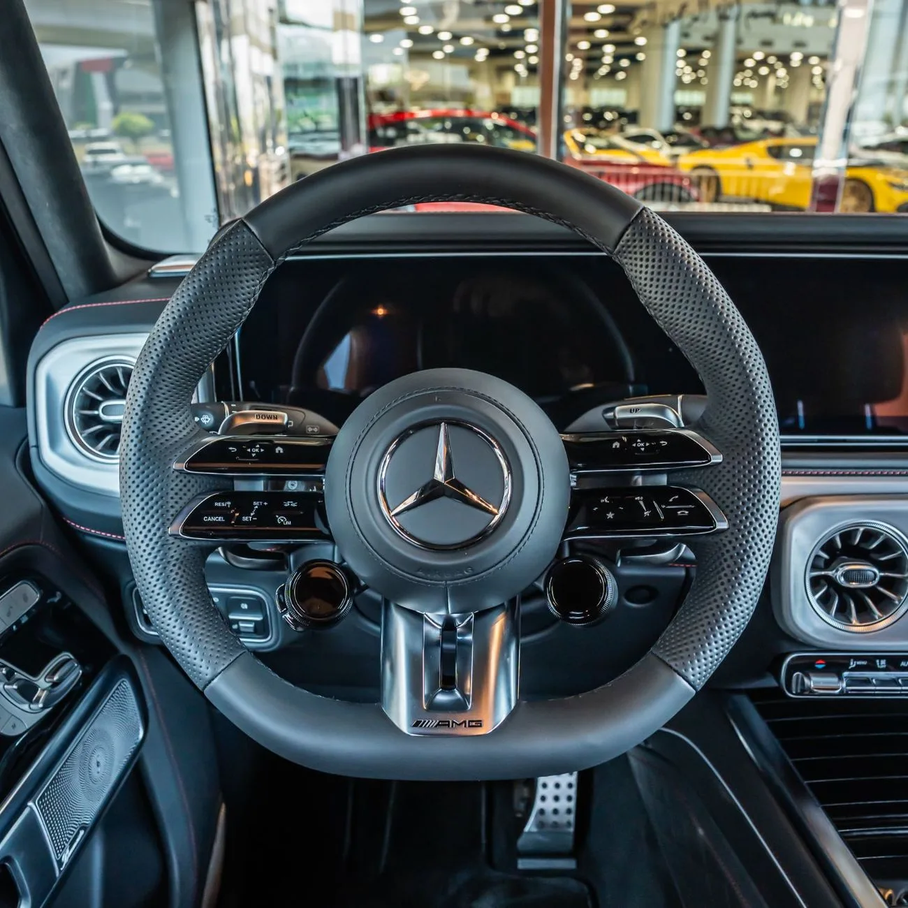 2026 Mercedes-AMG G 63 proposée par un concessionnaire spécialisé à Dubai, Émirats arabes unis, photo 12 sur 14