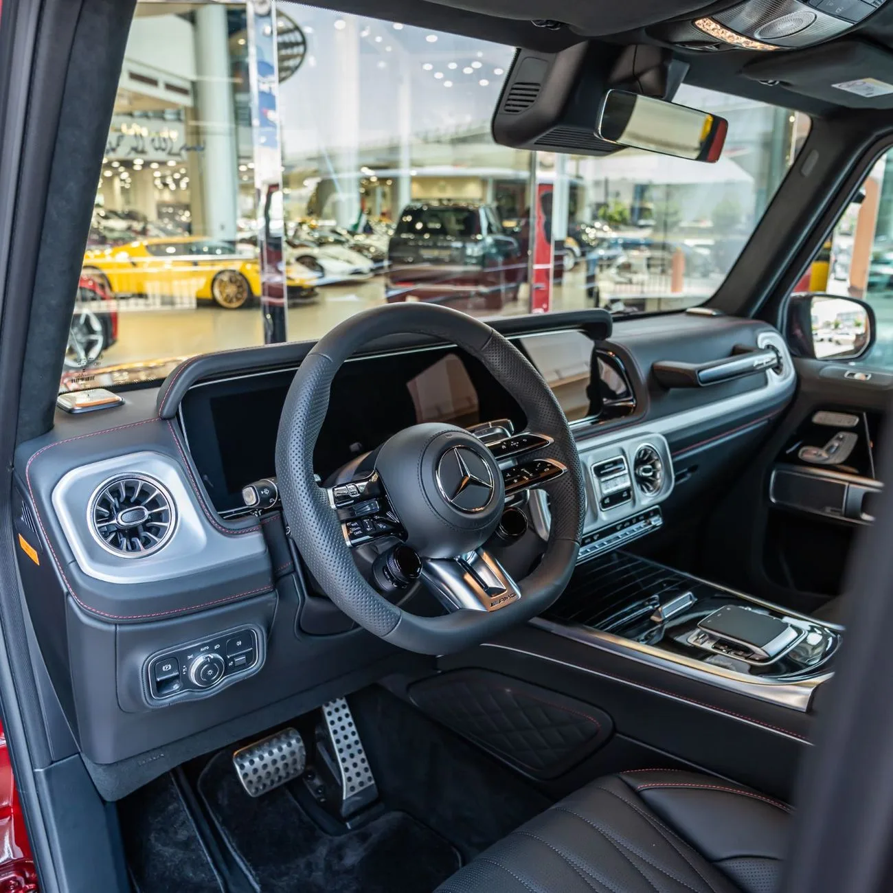 2026 Mercedes-AMG G 63 proposée par un concessionnaire spécialisé à Dubai, Émirats arabes unis, photo 13 sur 14