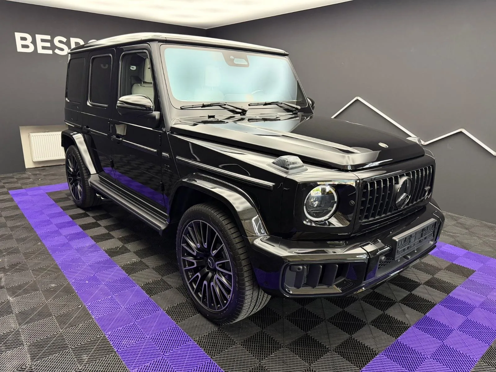 2026 Mercedes-AMG G 63 Superior Line proposée par un concessionnaire spécialisé à Bratislava, Slovaquie, photo principale