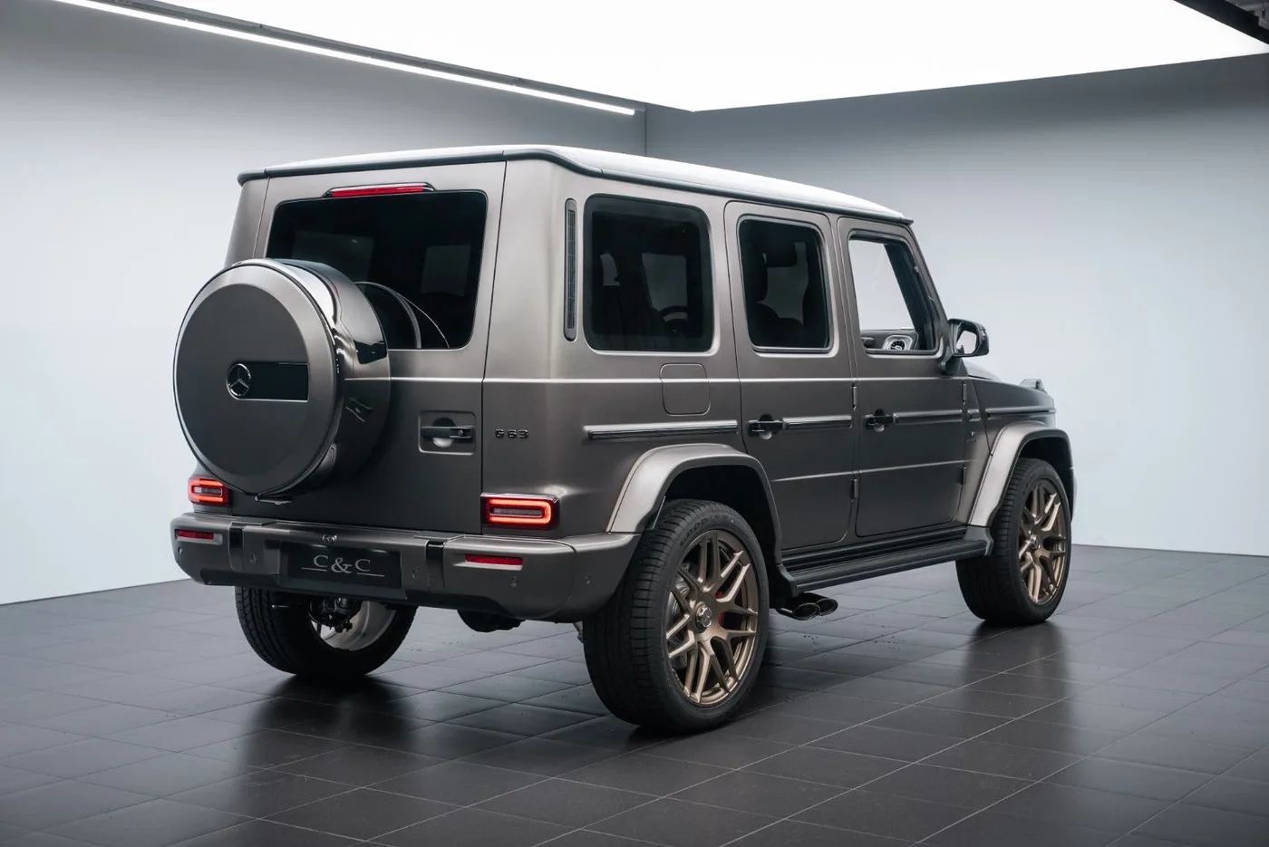2026 Mercedes-AMG G 63 offered by a specialist dealer in Putzbrunn, Germany, photo 3 of 15
