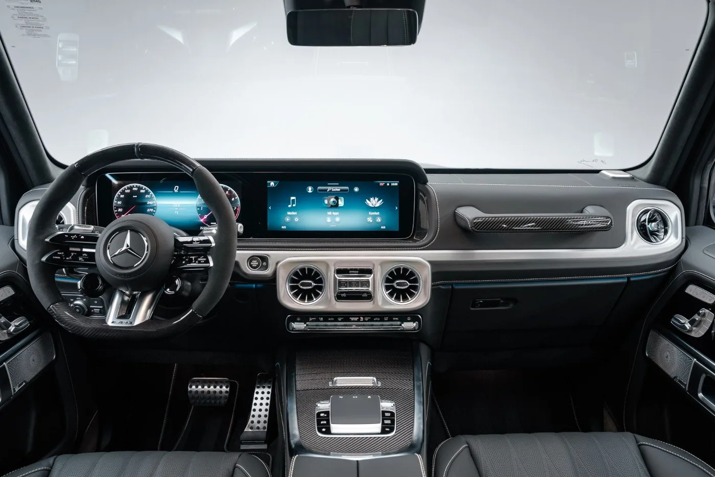 2026 Mercedes-AMG G 63 offered by a specialist dealer in Putzbrunn, Germany, photo 11 of 15