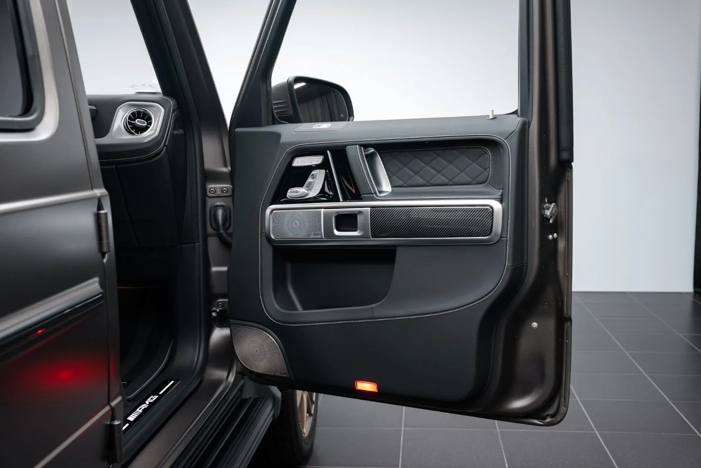 2026 Mercedes-AMG G 63 offered by a specialist dealer in Putzbrunn, Germany, photo 15 of 15