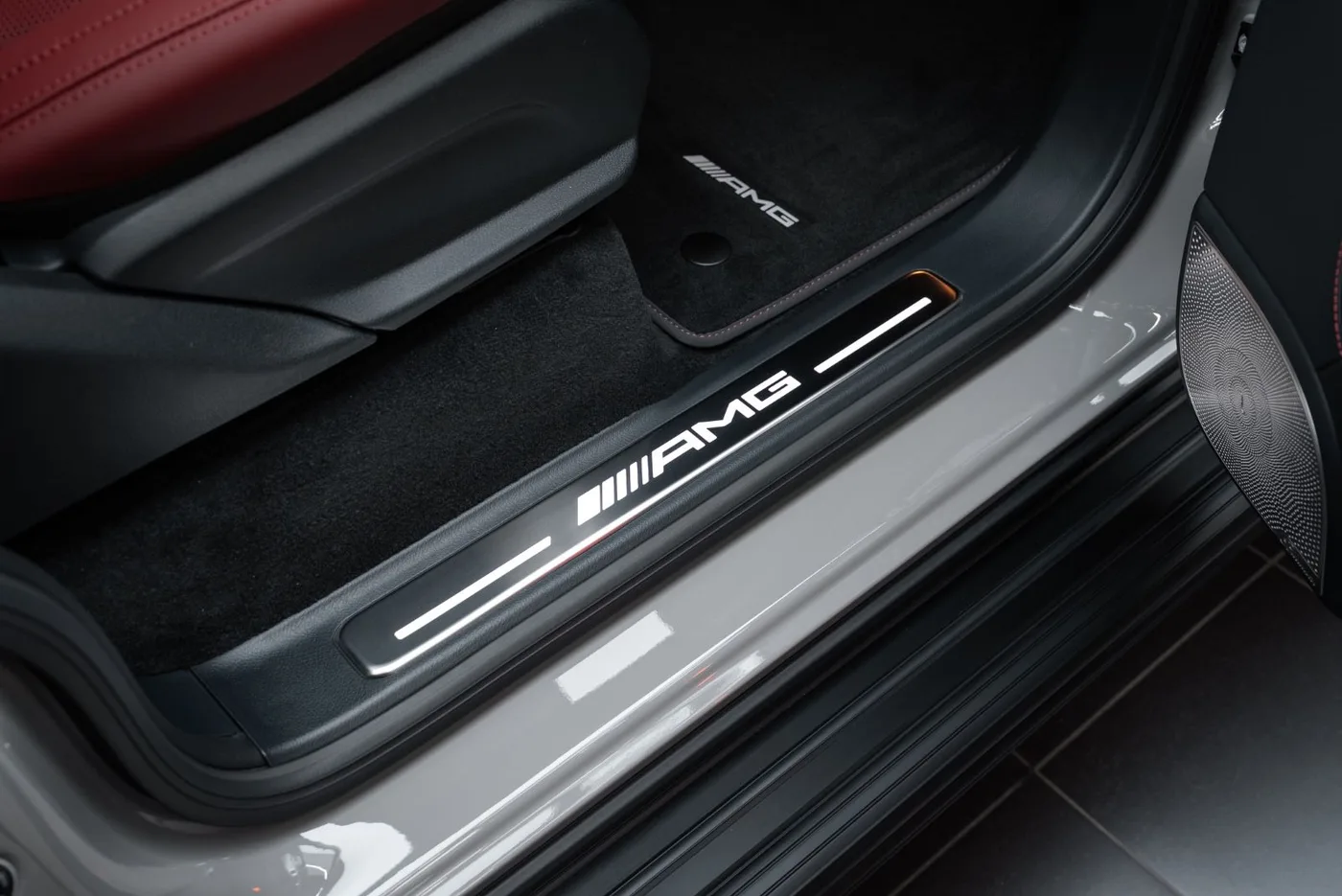2026 Mercedes-AMG G 63 offered by a specialist dealer in Putzbrunn, Germany, photo 13 of 15