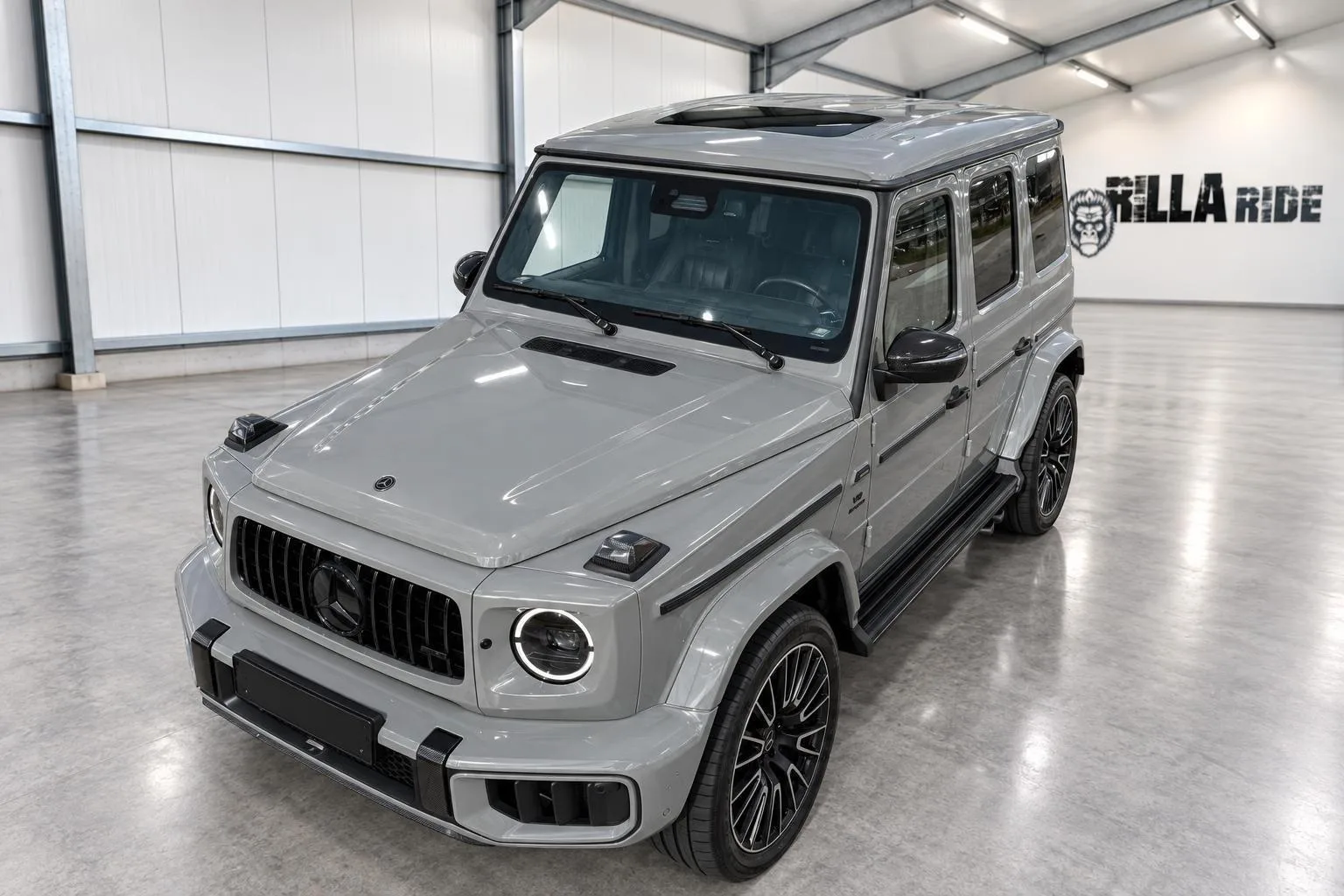 2026 Mercedes-AMG G 63 en un concesionario especializado de Bielefeld, Alemania, foto principal