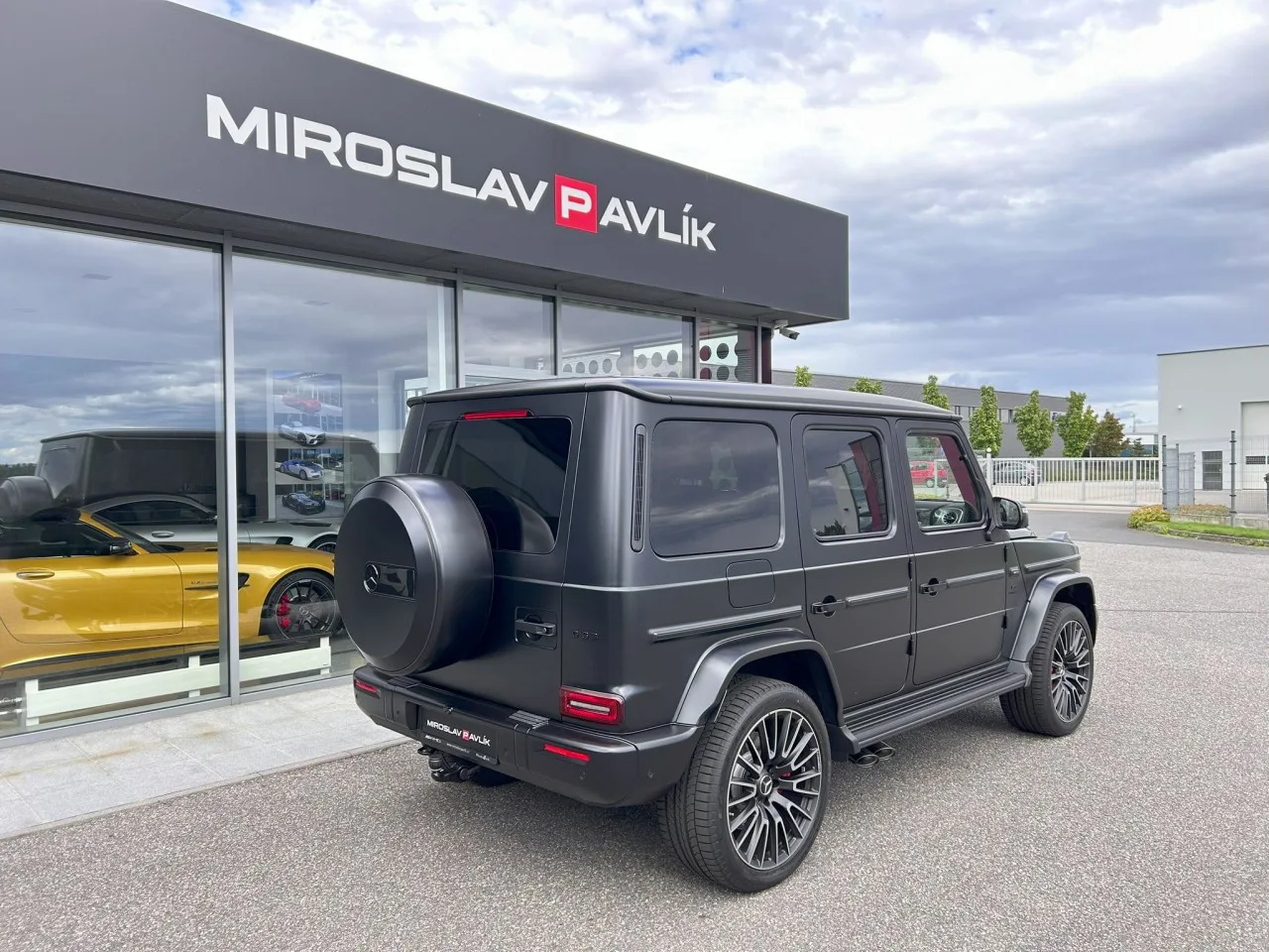 2026 Mercedes-AMG G 63 Superior, 22-inch package offered by a specialist dealer in Písek, Czechia, photo 3 of 16