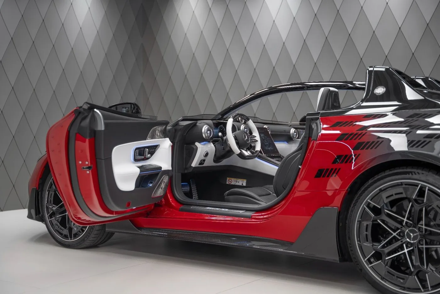 2026 Mercedes-AMG PureSpeed angeboten von einem Supersportwagenhändler in Schenefeld, Deutschland, Foto 14 von 25