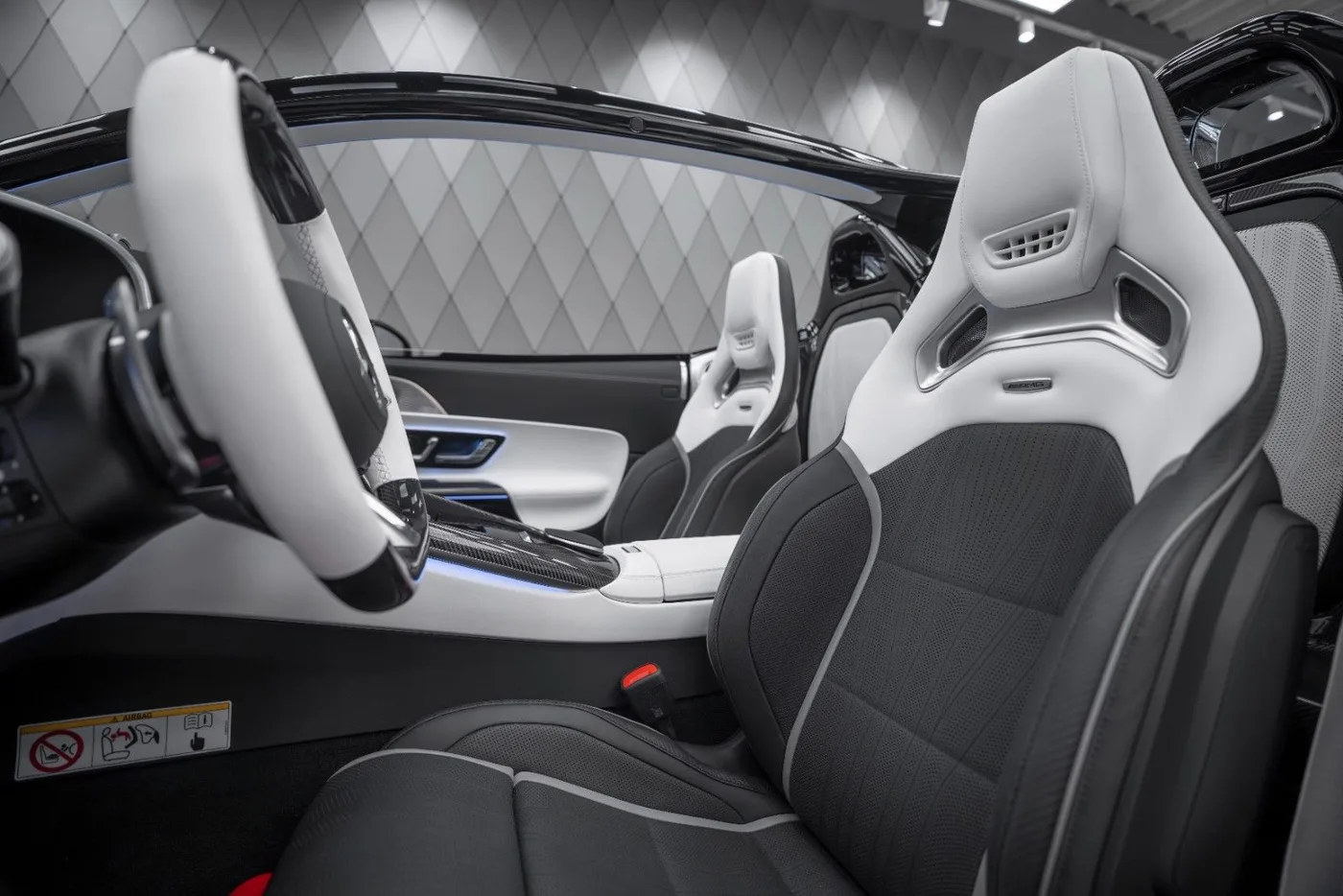2026 Mercedes-AMG PureSpeed angeboten von einem Supersportwagenhändler in Schenefeld, Deutschland, Foto 17 von 25