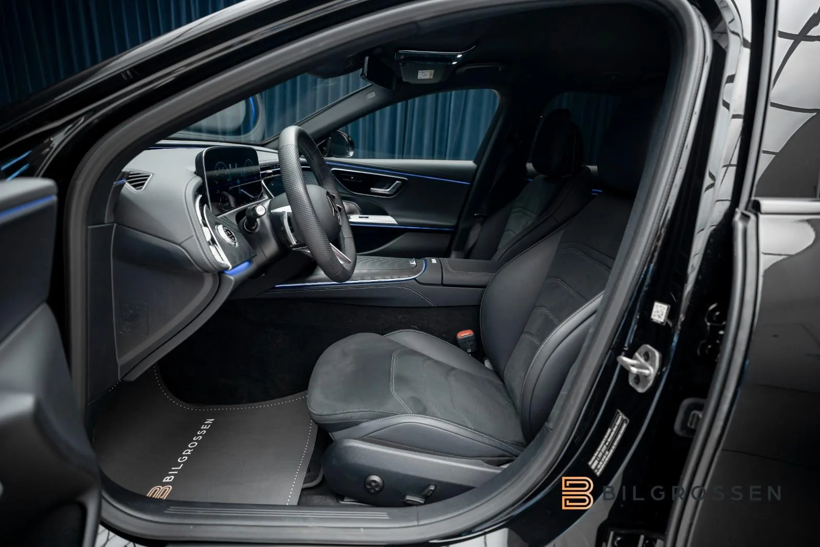 2026 Mercedes-Benz E 300 de 4MATIC Estate, AMG Line, 15/24